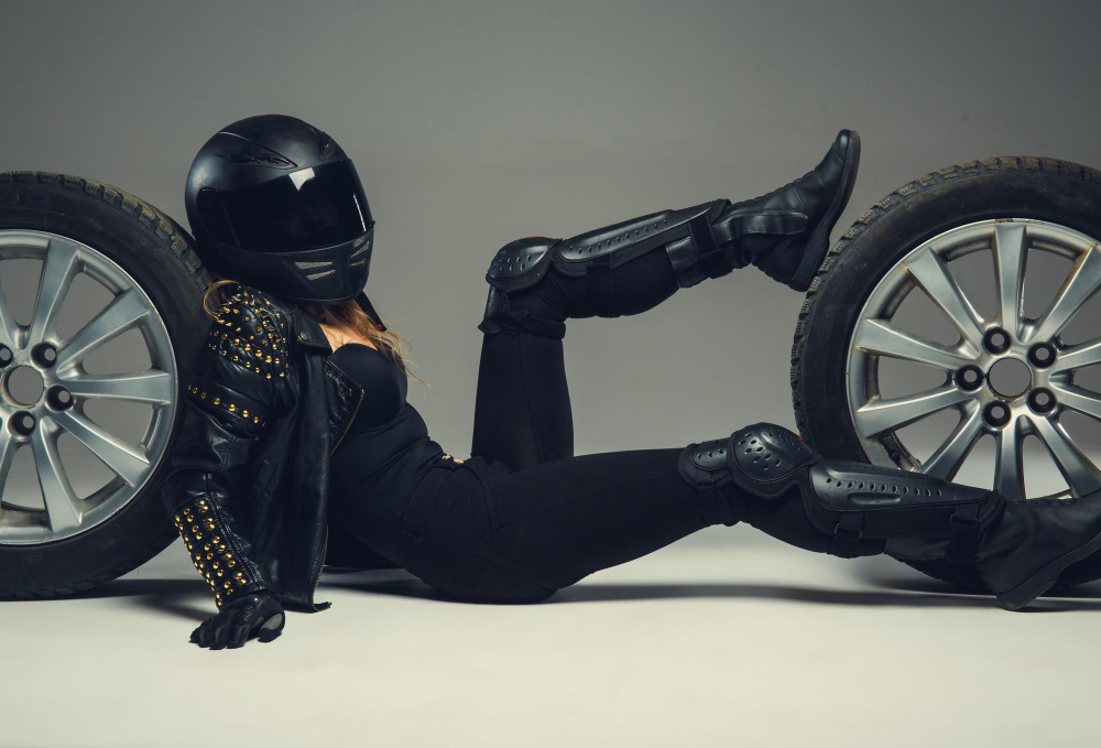 custom motorbike gear: how safety, fit, and style work together 1 Custom motorbike gear combines rider comfort, practical protection features, durability, and personal style.