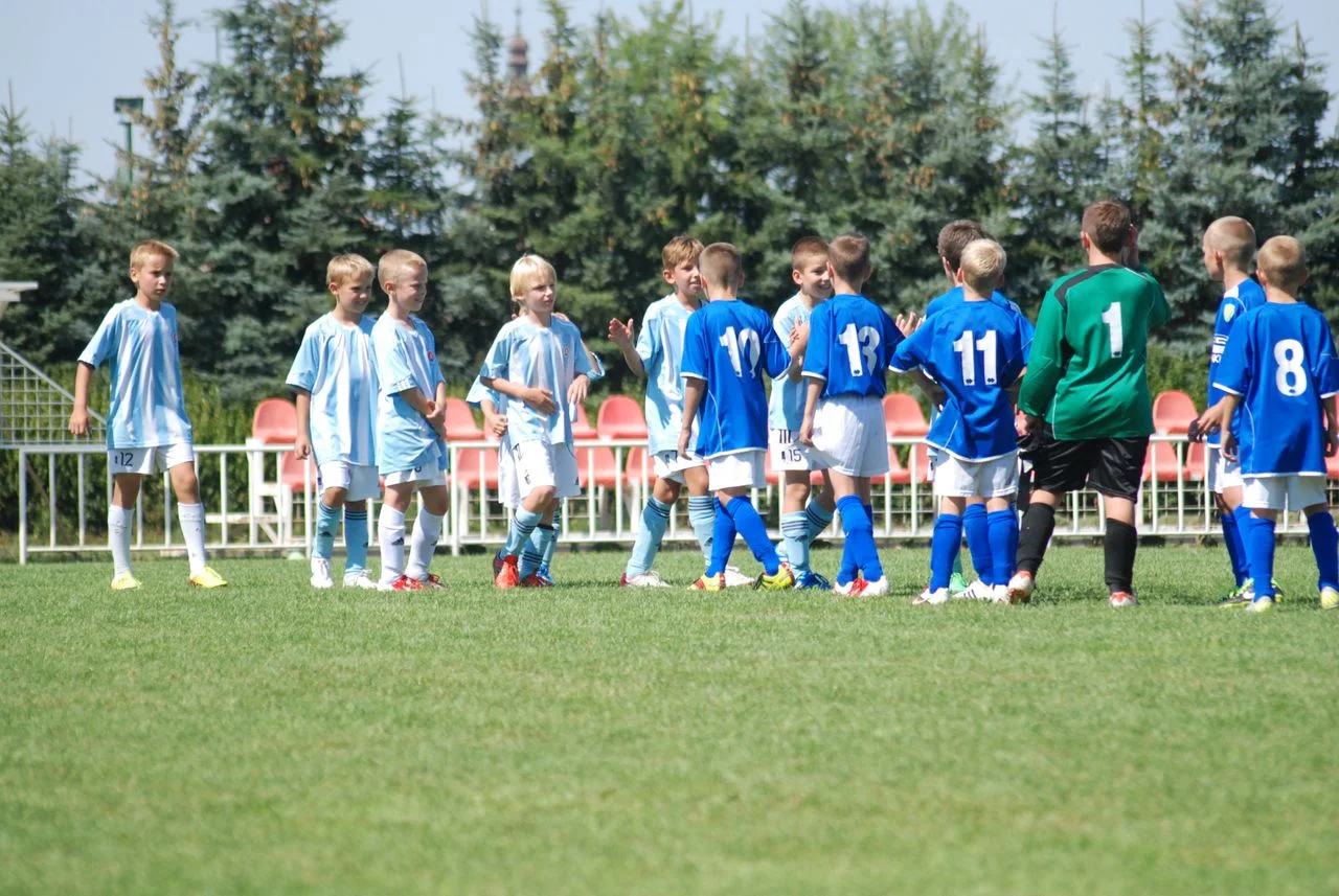 custom sportswear benefits for team performance and unity