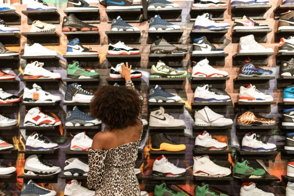 top athleisure brands 2026 with stylish activewear and lifestyle sportswear